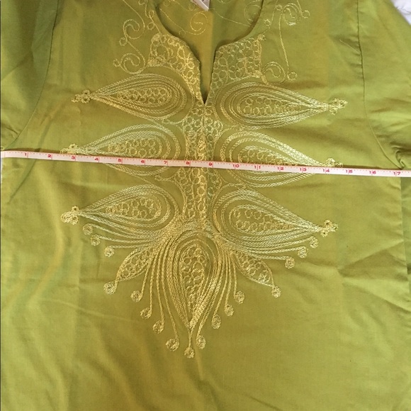 Beautiful blouse from overseas. Never worn - Picture 4 of 5